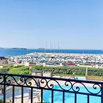 アパート Les Rivages De Coudouliere-2 By Interhome